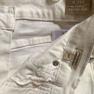 Madewell Perfect Vintage Straight Jean. Size 28P. White.